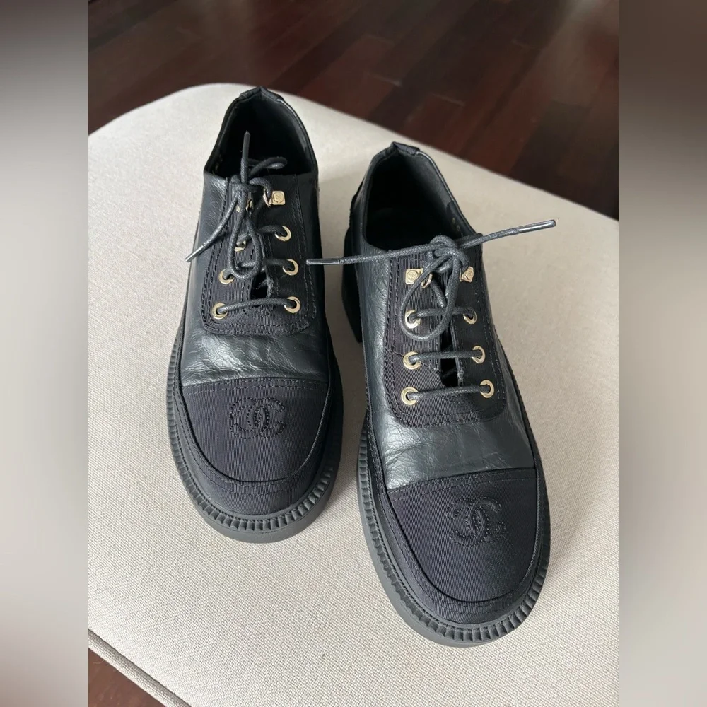 Chanel Loafers 21B Black CC Lace Up Oxford Platform Shoes EUR 40 US 9 - Picture 2 of 16